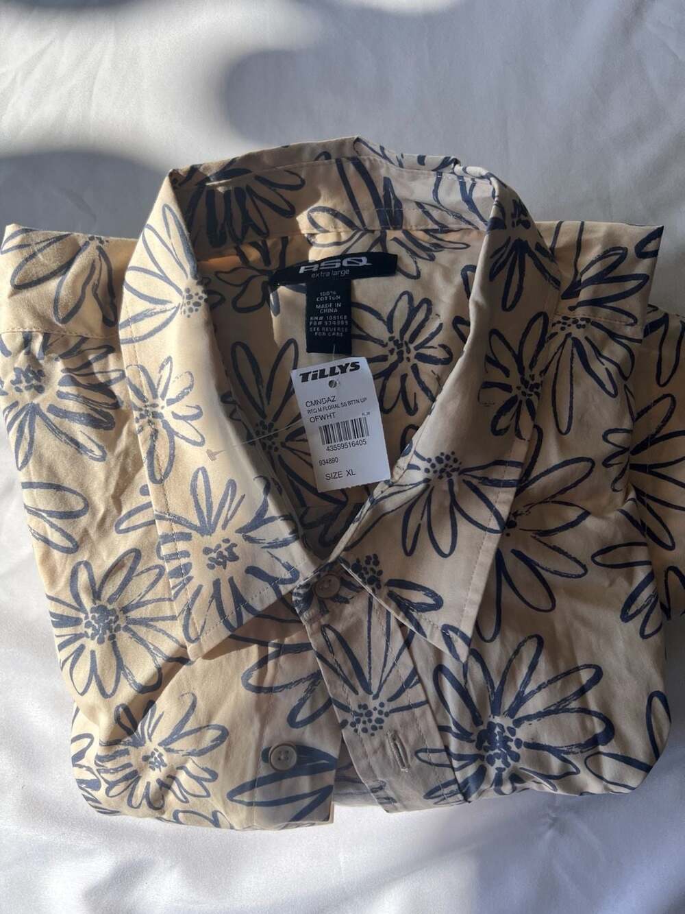 RSQ Men's Floral Print Short Sleeve Button-Up Shirt
